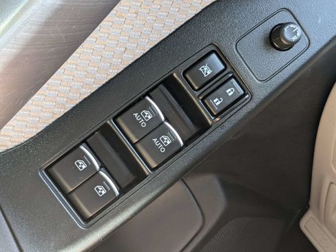 Used 2018 Subaru Forester 2.5i w/ Alloy Wheel Package AWD/4WD image 25