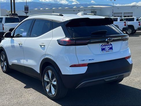 Certified 2023 Chevrolet Bolt EUV LT w/ Convenience Package image 7
