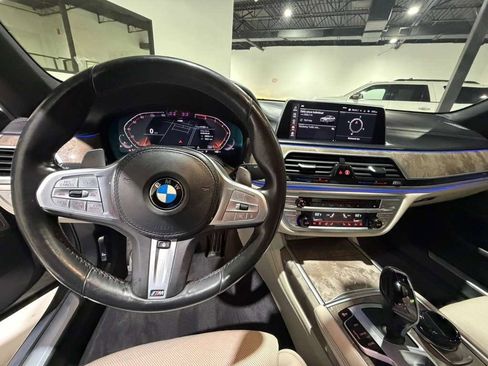 Used 2020 BMW 750i xDrive w/ Executive Package image 21