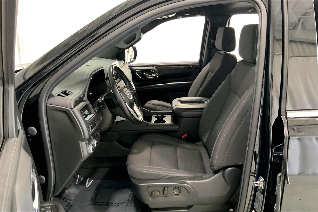 Used 2022 GMC Yukon XL SLE w/ Gmc Pro Safety Plus Package RWD image 18