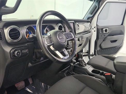 Used 2022 Jeep Wrangler Unlimited Sahara w/ Cold Weather Group AWD/4WD image 14