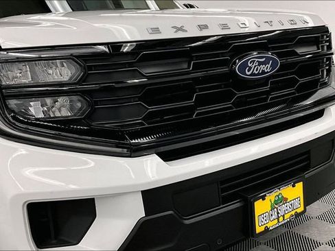 Used 2025 Ford Expedition Active AWD/4WD image 35