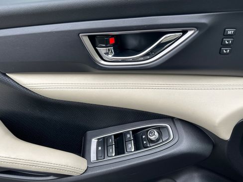 Used 2023 Subaru Ascent Limited image 8