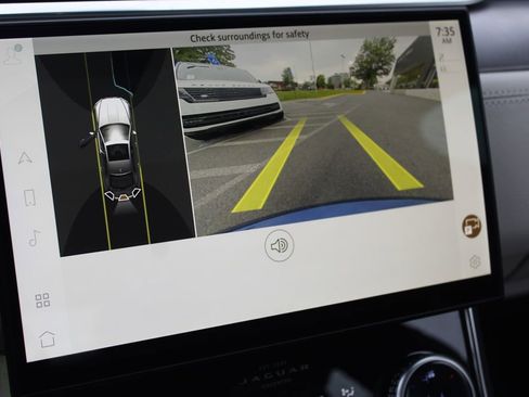 Used 2022 Jaguar XF R-Dynamic SE AWD/4WD image 38