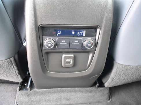 Used 2021 Buick Enclave Essence FWD image 23