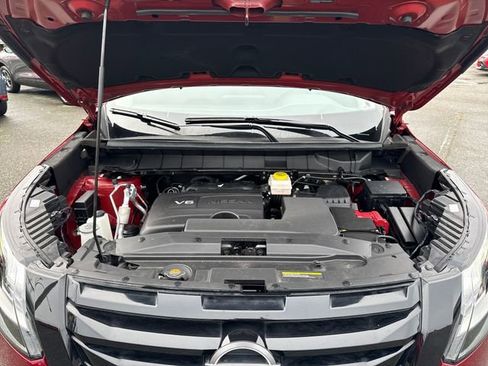 Used 2023 Nissan Pathfinder SL w/ Black Appearance Package image 29