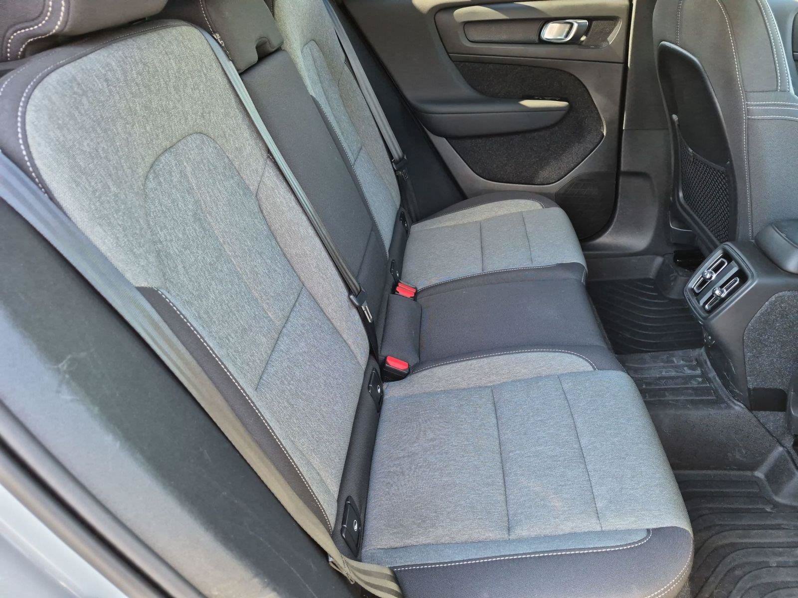 Used 2024 Volvo XC40 B5 Core AWD/4WD image 30