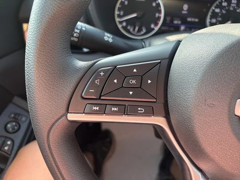 Used 2024 Nissan Sentra SV FWD image 11