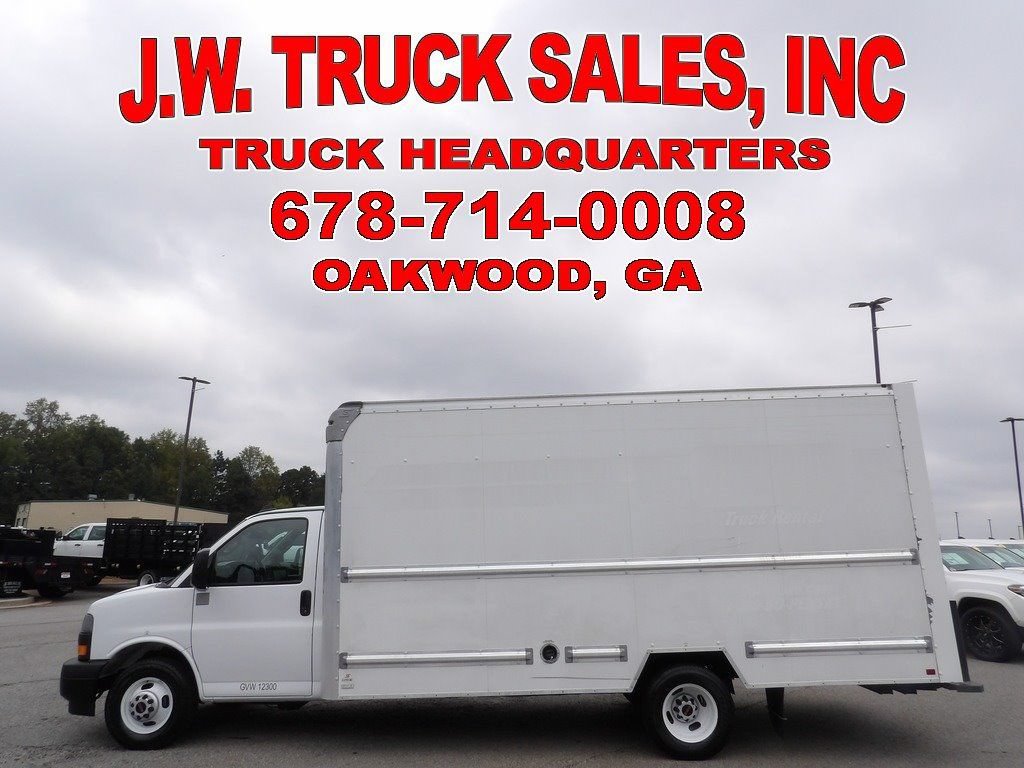 Used 2021 GMC Savana 3500 Extended w/ Power Convenience Package RWD image 2