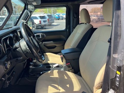 Used 2020 Jeep Wrangler Sport AWD/4WD image 9