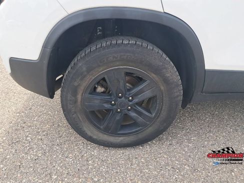 Used 2018 Chevrolet Trax LS AWD/4WD image 33