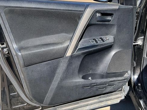 Used 2015 Toyota RAV4 LE image 23