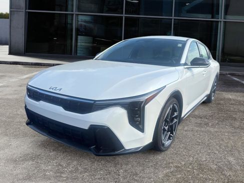 New 2026 Kia K4 GT-Line image 1