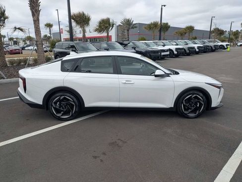 Used 2025 Kia K4 EX image 2