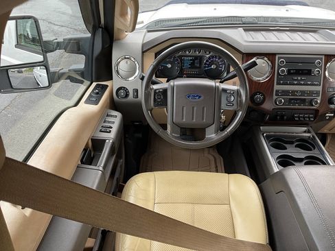Used 2011 Ford F250 Lariat w/ Lariat Interior Pkg AWD/4WD image 26
