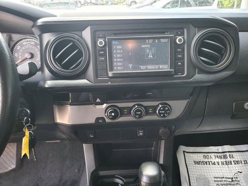 Used 2016 Toyota Tacoma SR RWD image 10
