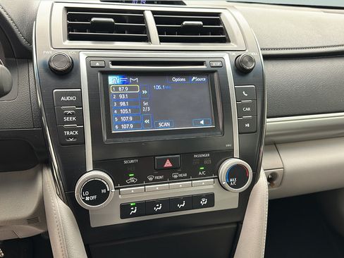 Used 2012 Toyota Camry LE FWD image 16