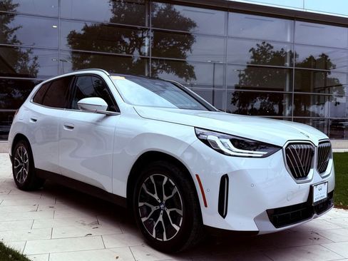 Used 2026 BMW X3 xDrive30 image 3