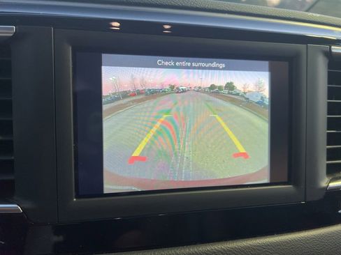 Certified 2020 Chrysler Pacifica Touring-L image 43