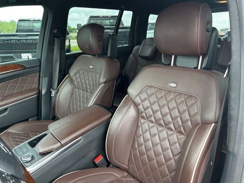 Used 2014 Mercedes-Benz GL 550 4MATIC image 18