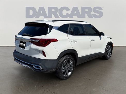 Used 2023 Kia Seltos S w/ Navigation Package image 7