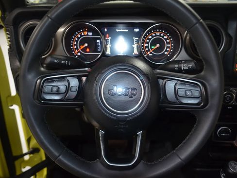 Used 2023 Jeep Gladiator Sport AWD/4WD image 32