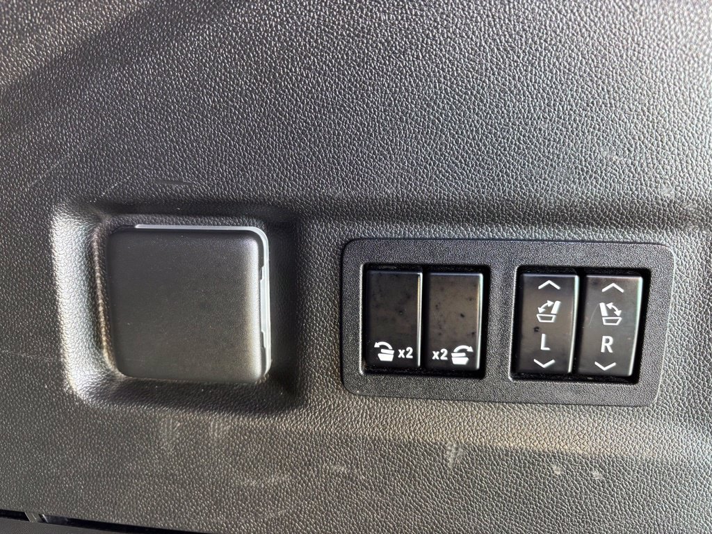 Used 2021 Chevrolet Tahoe High Country AWD/4WD image 8