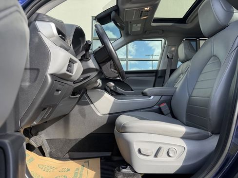 Used 2022 Toyota Highlander XLE image 10