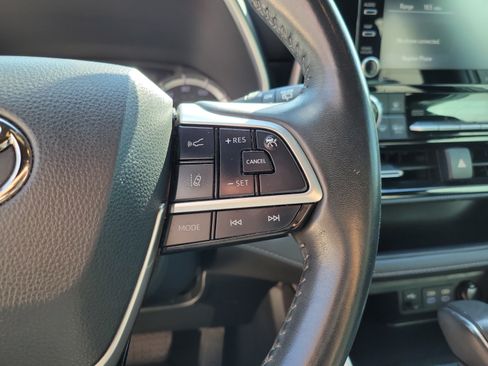 Used 2022 Toyota Highlander XSE AWD/4WD image 14