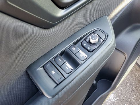 Used 2025 Subaru Forester Premium image 20