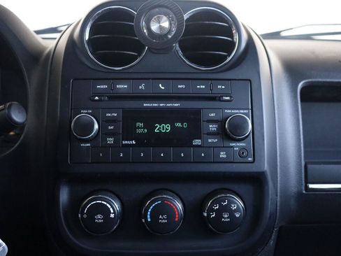 Used 2013 Jeep Patriot Latitude w/ Sun/Sound Group AWD/4WD image 33