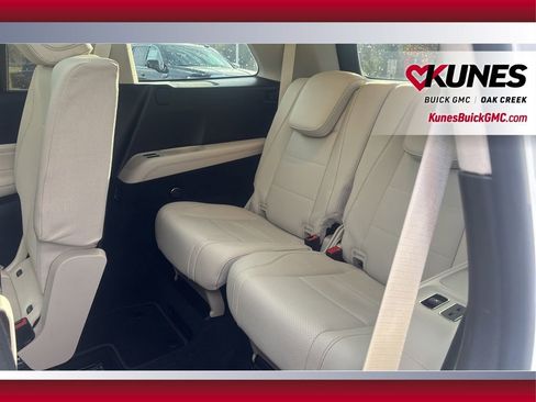 Used 2022 Mercedes-Benz GLS 450 4MATIC image 25