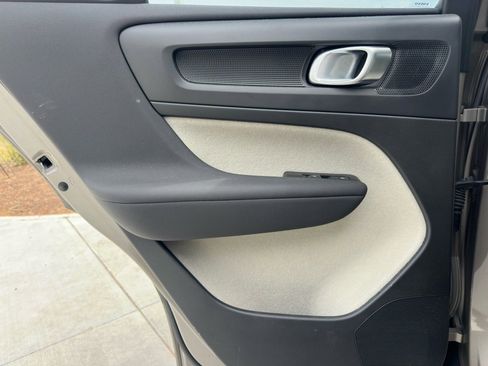 Used 2021 Volvo XC40 T5 Inscription w/ Advanced Package image 17