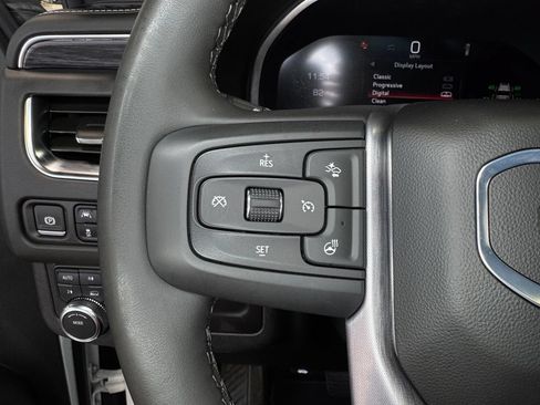 Used 2024 GMC Yukon SLT w/ SLT Luxury Package AWD/4WD image 16