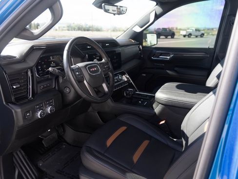 Used 2024 GMC Sierra 1500 AT4 w/ Technology Package AWD/4WD image 18