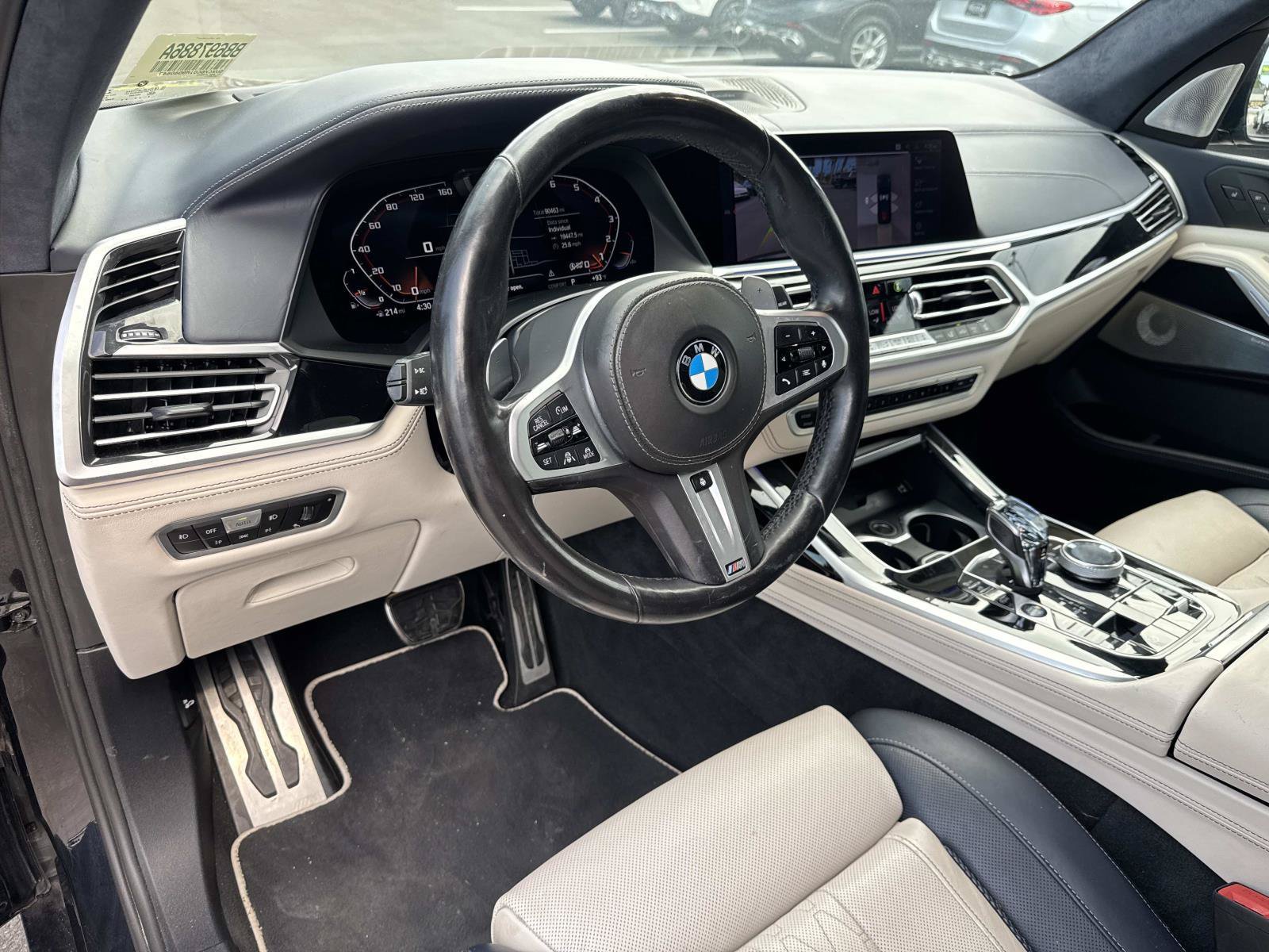 Used 2021 BMW X7 M50i w/ Dynamic Handling Package AWD/4WD image 24
