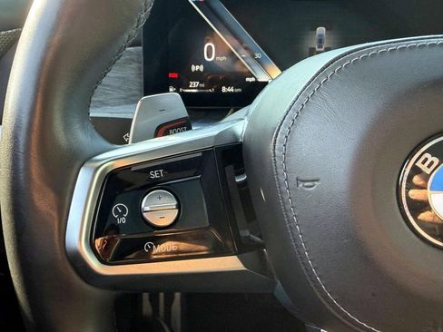 Used 2024 BMW 740i xDrive image 23