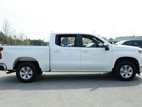 Used 2025 Chevrolet Silverado 1500 LT image 4