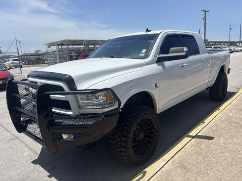 Used 2018 RAM 2500 Laramie AWD/4WD image 1