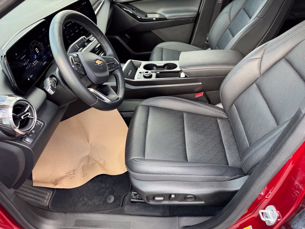 Used 2026 Chevrolet Equinox LT w/ Convenience Package II FWD image 11