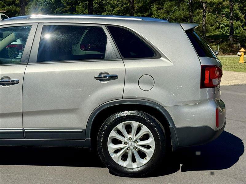 Used 2015 Kia Sorento EX w/ EX V6 Touring Package AWD/4WD image 3