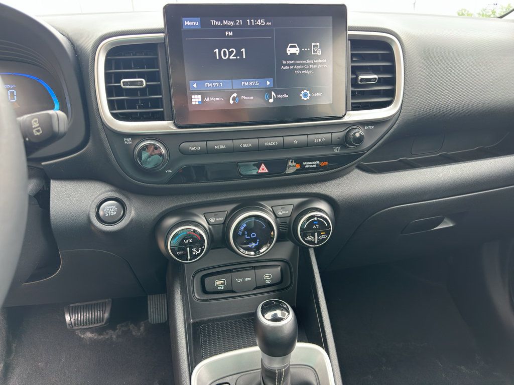 Used 2025 Hyundai Venue SEL FWD image 18
