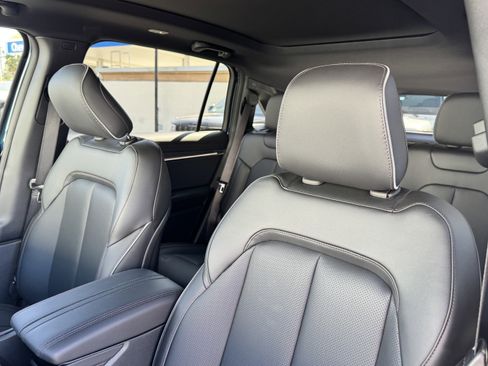 New 2025 Jeep Wagoneer S Limited image 18