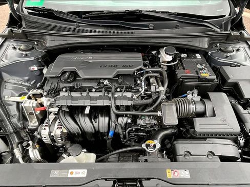 Used 2024 Hyundai Elantra SEL w/ Convenience Package image 8