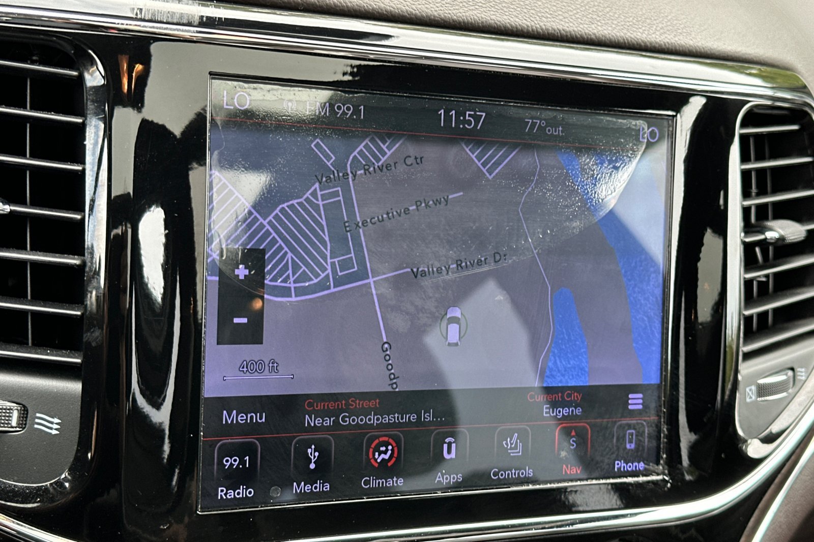 Used 2019 Jeep Grand Cherokee Overland AWD/4WD image 22