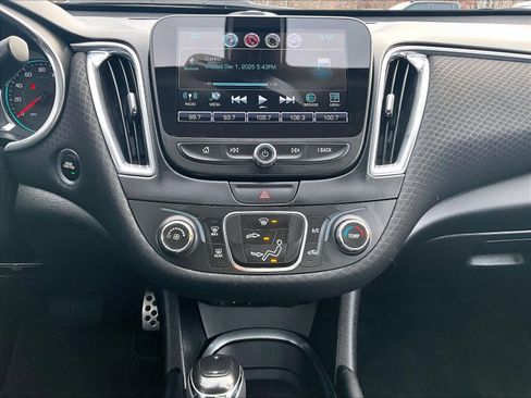 Used 2016 Chevrolet Malibu LT image 26