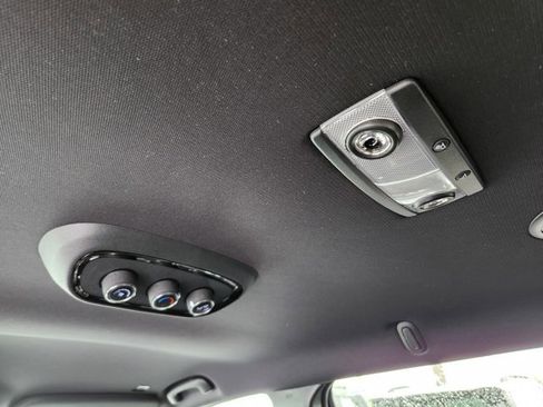 Used 2024 Dodge Durango GT image 31