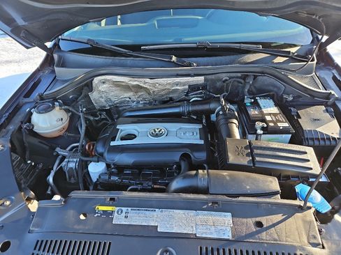 Used 2017 Volkswagen Tiguan S image 19