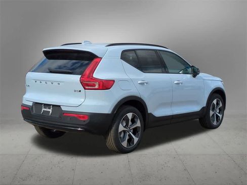 New 2026 Volvo XC40 B5 Plus w/ Protection Package Premier image 6