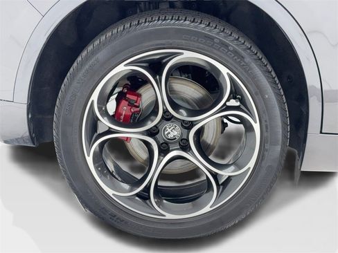 Used 2022 Alfa Romeo Stelvio Veloce image 53